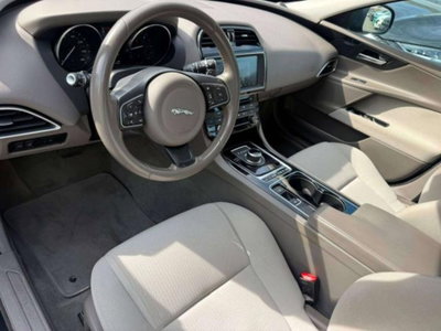 Jaguar XE 2.0 D 180 CV AWD aut. Prestige (6)