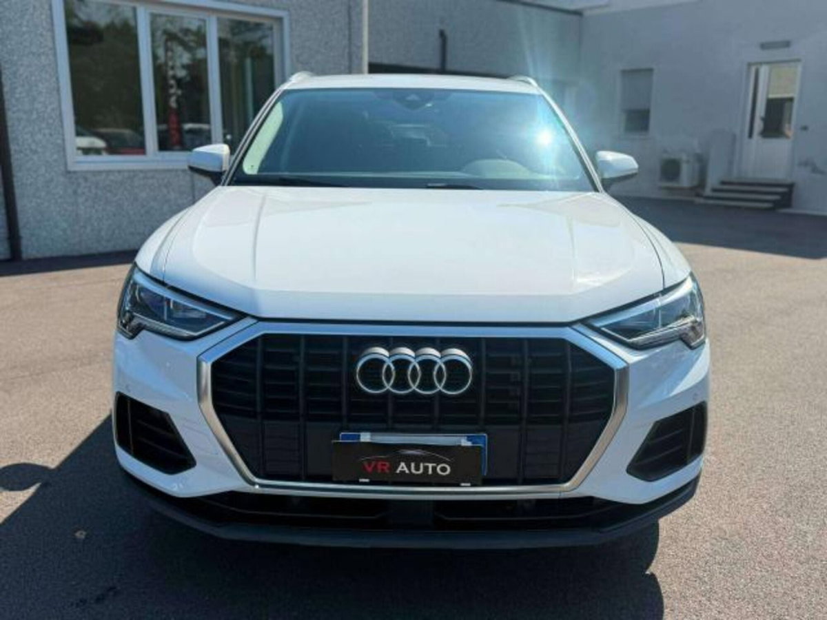 Audi Q3 1.4 TFSI 150 CV Business (2)