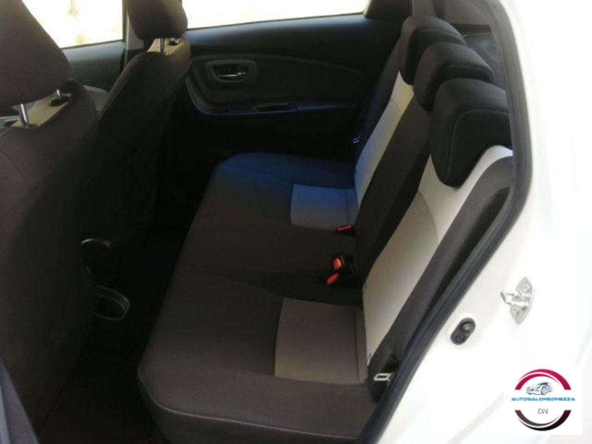 Toyota Yaris 1.5 Hybrid 5 porte Active (9)