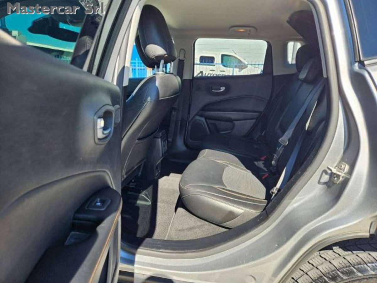 Jeep Compass 2.0 Multijet II aut. 4WD Limited (13)