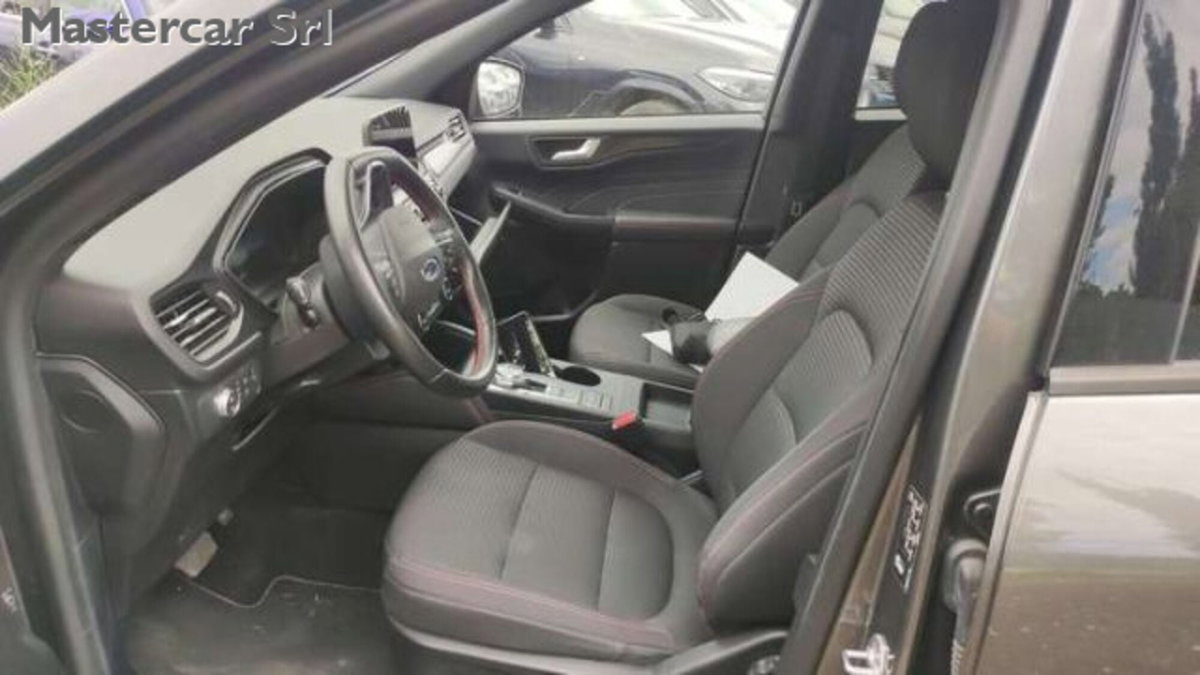 Ford Kuga 2.5 Full Hybrid 190 CV CVT 2WD ST-Line Design (5)