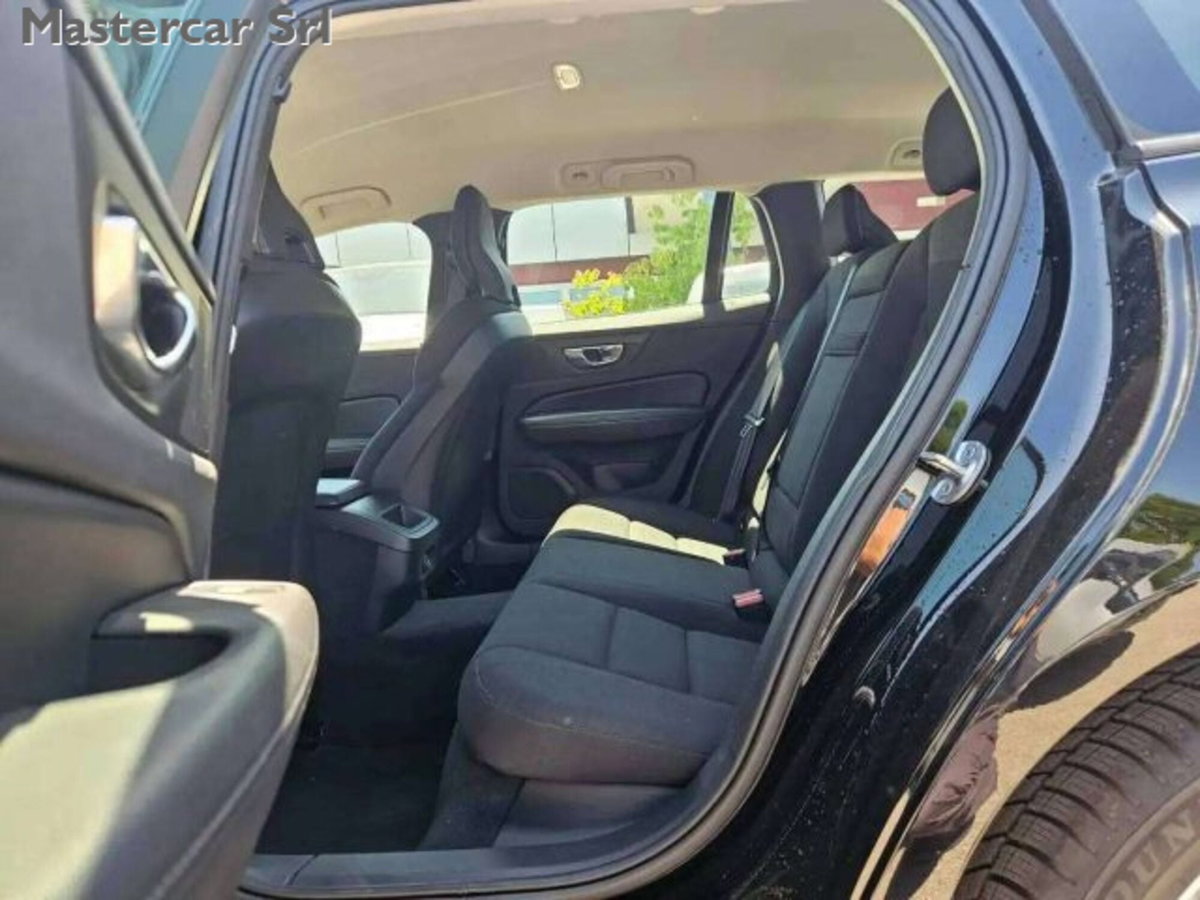 VOLVO Veicoli Commerciali V60 V60 II N1 2.0 B3 Momentum Business auto 7m (12)