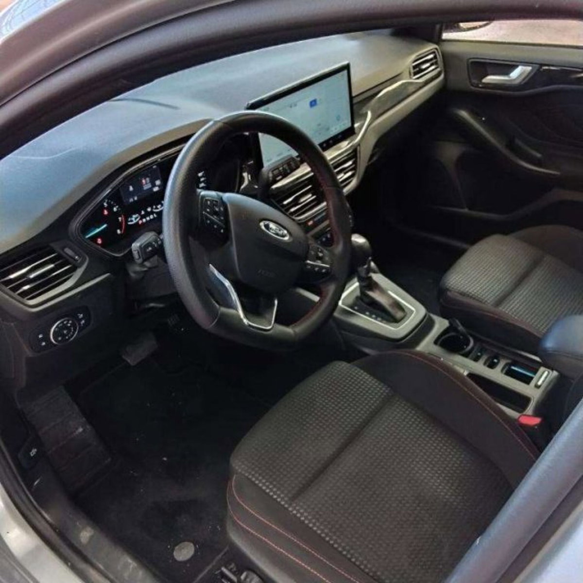 Ford Focus 1.0t ecoboost h ST-Line 155cv powershift (15)