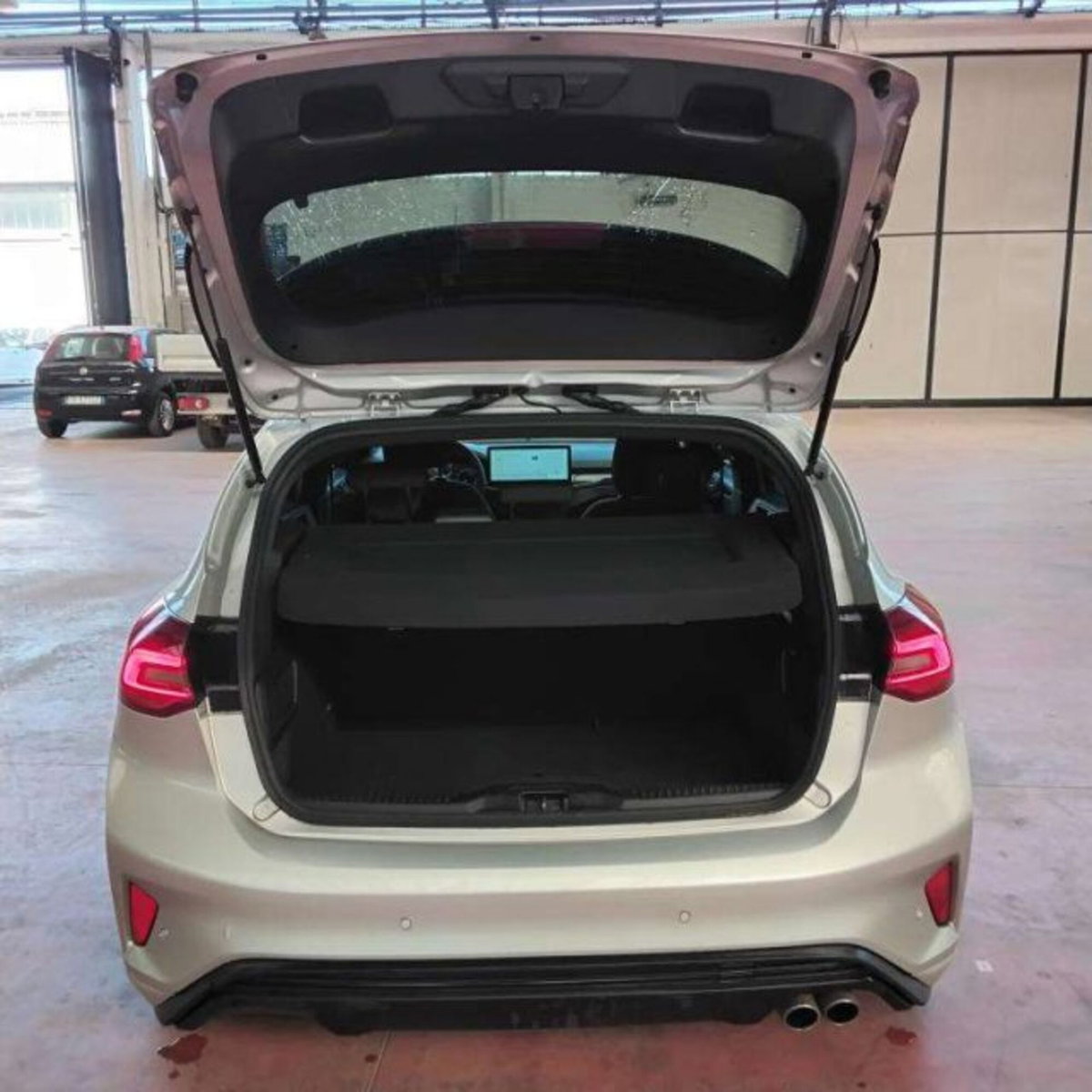 Ford Focus 1.0t ecoboost h ST-Line 155cv powershift (8)