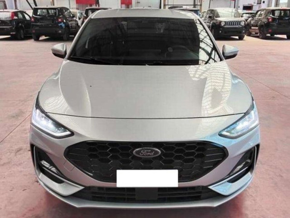 Ford Focus 1.0t ecoboost h ST-Line 155cv powershift (2)