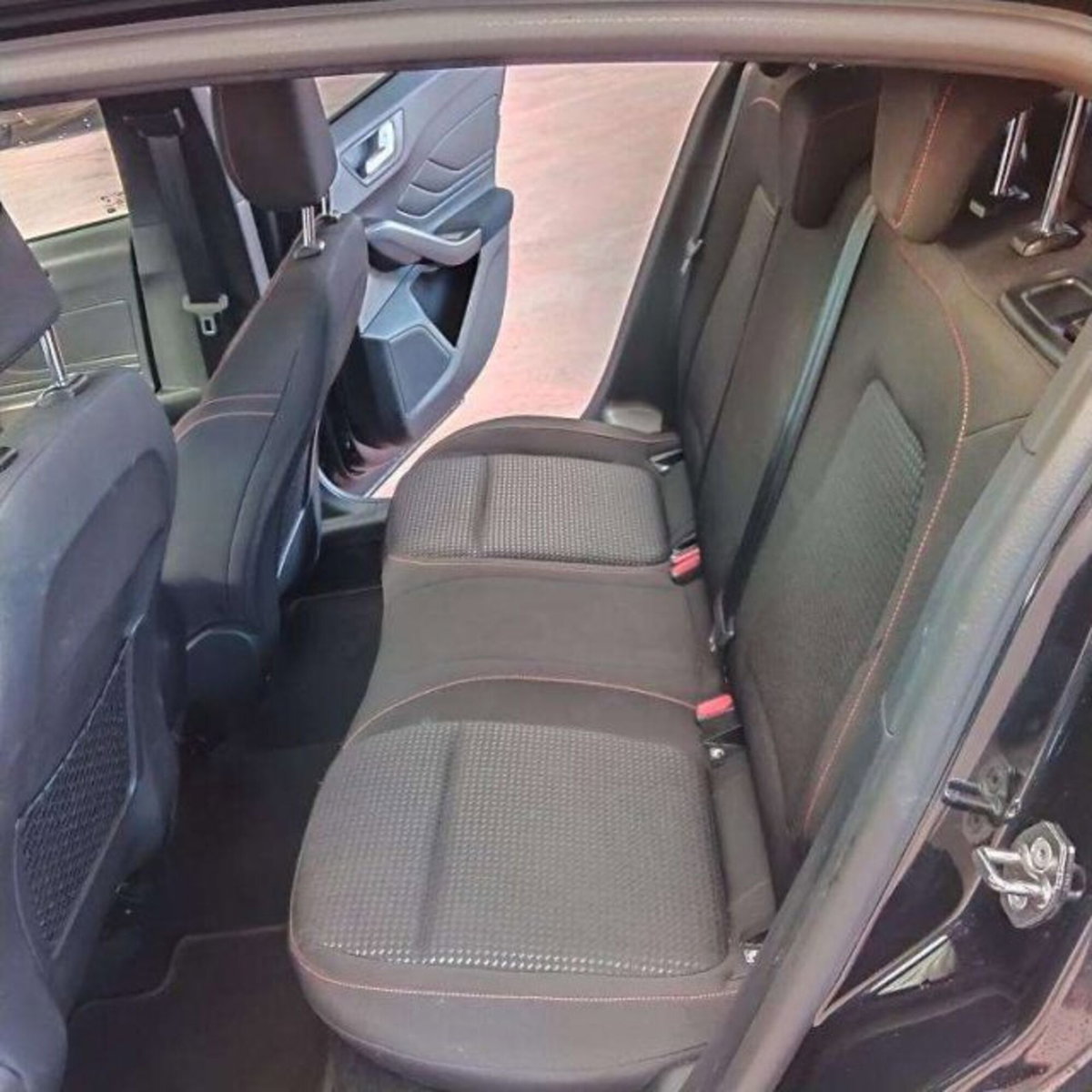 Ford Focus 1.0t ecoboost h ST-Line 155cv powershift (13)