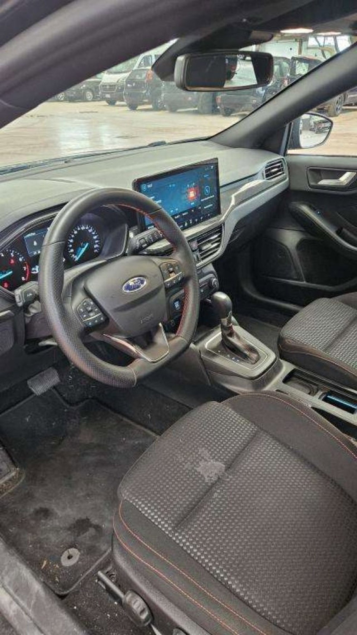Ford Focus 1.0t ecoboost h ST-Line 155cv powershift (14)