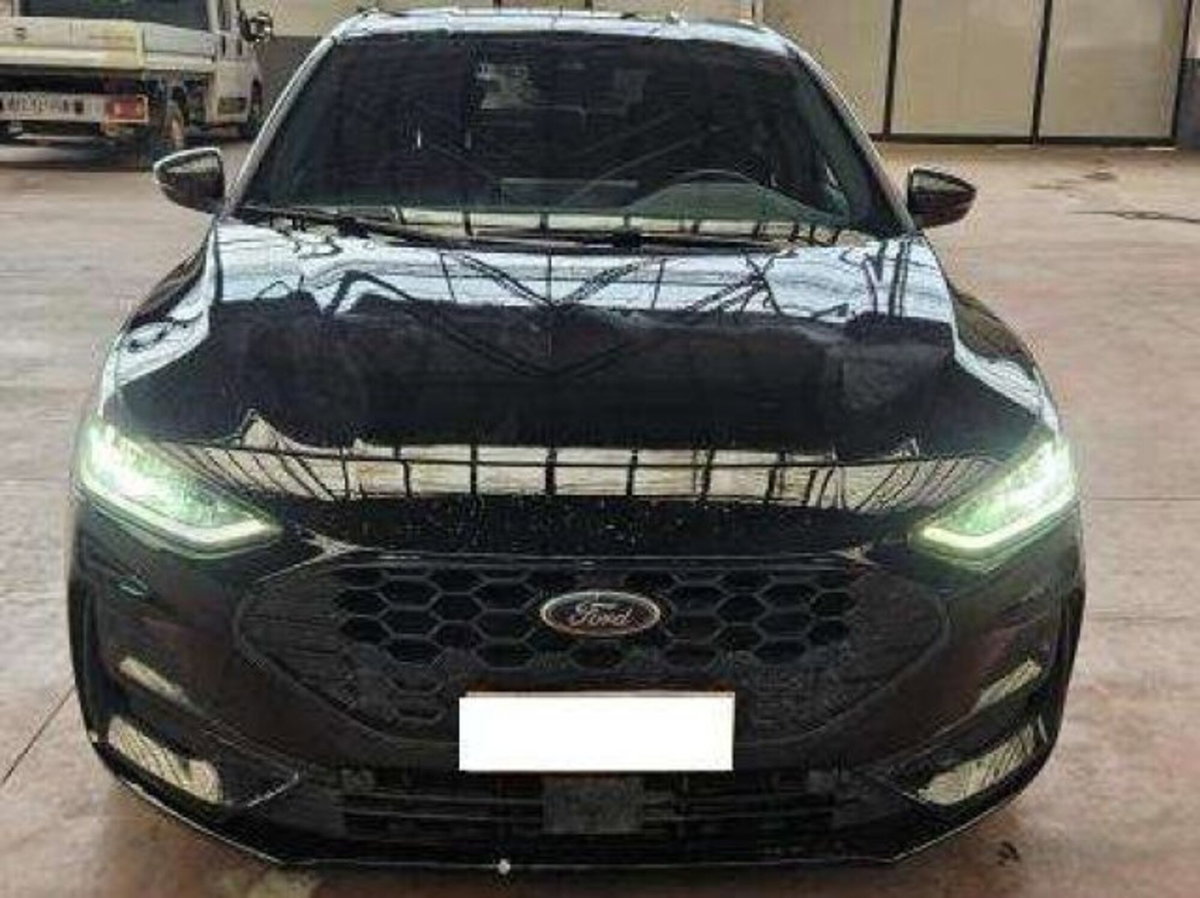 Ford Focus 1.0t ecoboost h ST-Line 155cv powershift (2)
