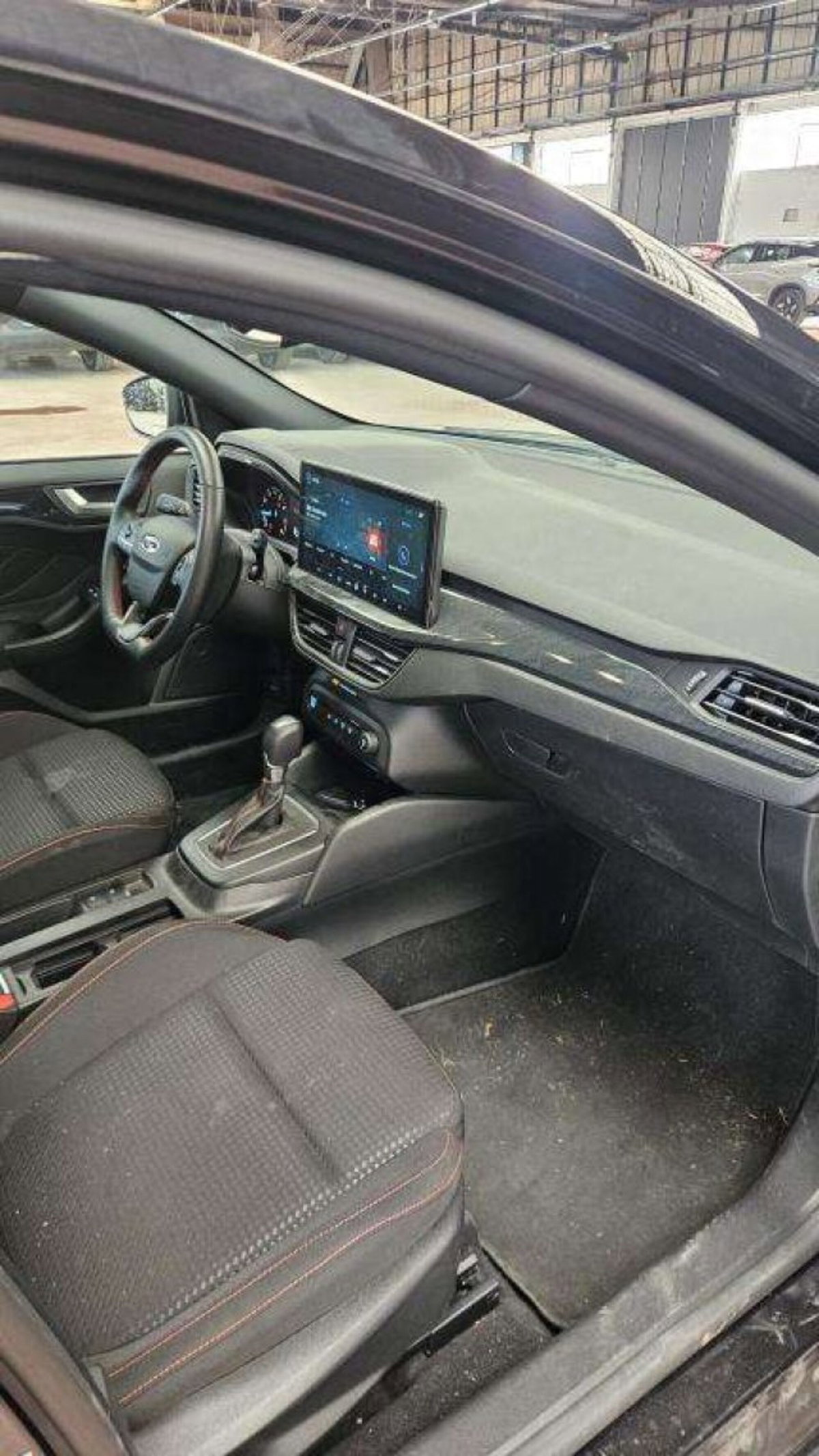 Ford Focus 1.0t ecoboost h ST-Line 155cv powershift (8)