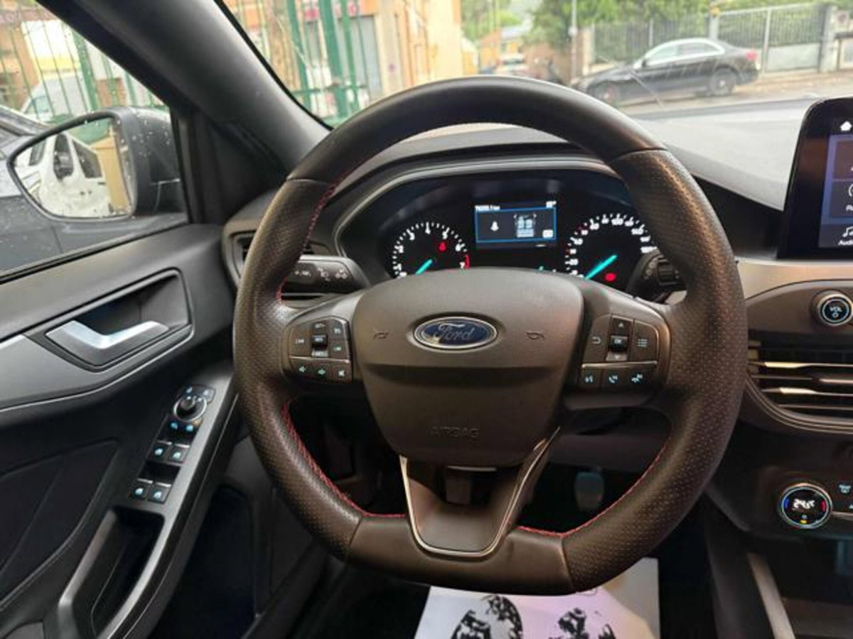 Ford Focus 1.0 EcoBoost Hybrid 125 CV Power. 5p. ST-Line Style (11)