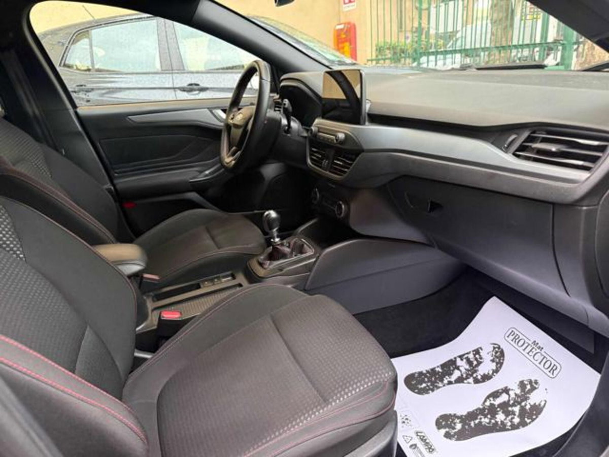 Ford Focus 1.0 EcoBoost Hybrid 125 CV Power. 5p. ST-Line Style (15)