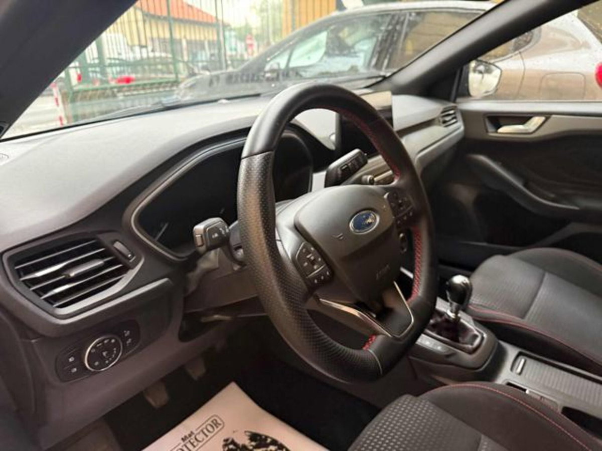 Ford Focus 1.0 EcoBoost Hybrid 125 CV Power. 5p. ST-Line Style (16)