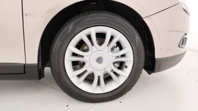 Lancia Delta 1.4 T-Jet 120 CV Argento Ecochic GPL (17)