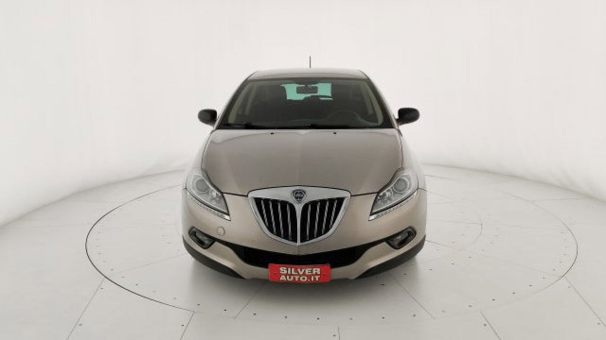 Lancia Delta 1.4 T-Jet 120 CV Argento Ecochic GPL (2)