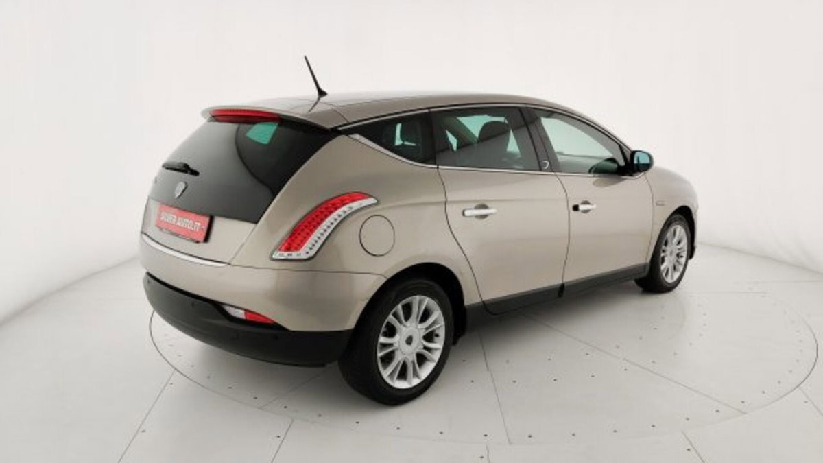 Lancia Delta 1.4 T-Jet 120 CV Argento Ecochic GPL (7)