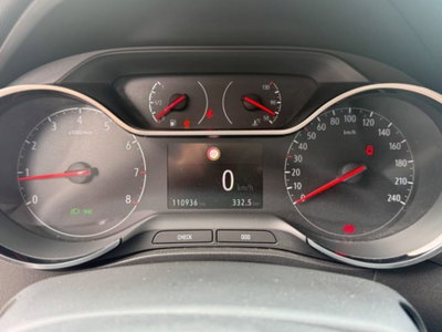 Opel Crossland X 1.2 12V Innovation (12)