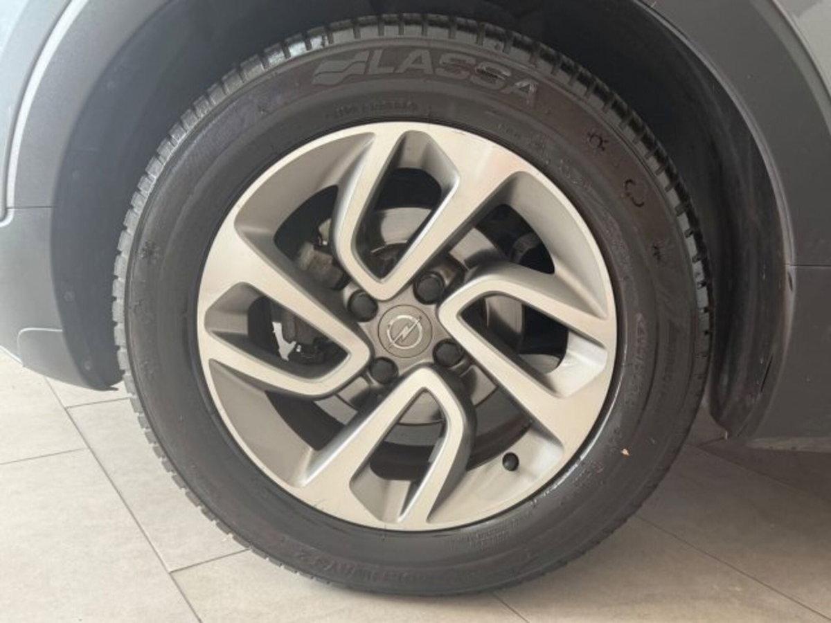 Opel Crossland X 1.2 12V Innovation (8)