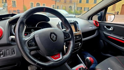 Renault Clio TCe 200CV EDC Start&Stop 5 porte Energy R.S. (2)