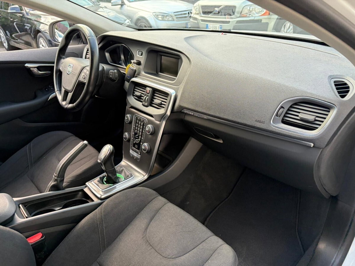 Volvo V40 Cross Country D2 1.6 Summum N1 (11)