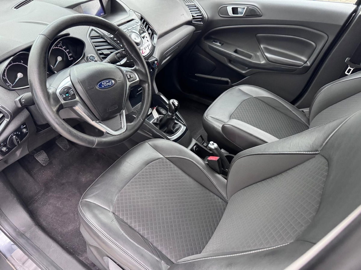 Ford EcoSport 1.5 TDCi 95 CV Titanium S (8)