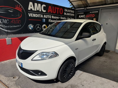 Lancia Ypsilon 1.0 FireFly 5 porte S&S Hybrid Ecochic Silver usata