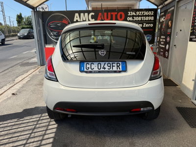 Lancia Ypsilon 1.0 FireFly 5 porte S&S Hybrid Ecochic Silver (9)