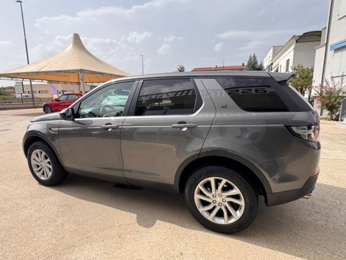 Land Rover Discovery Sport 2.0 TD4 180 CV HSE Luxury (7)