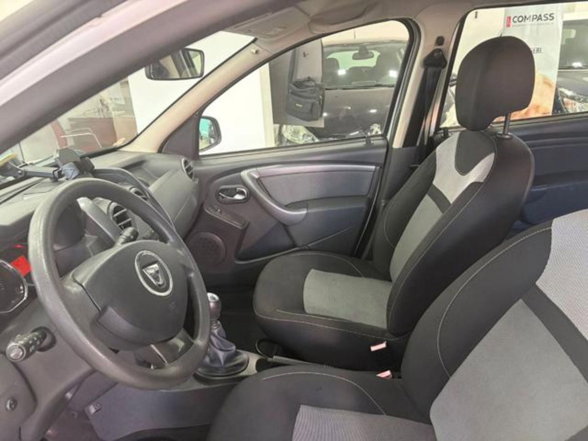 Dacia Duster 1.5 dCi 110CV 4x4 Ambiance (7)