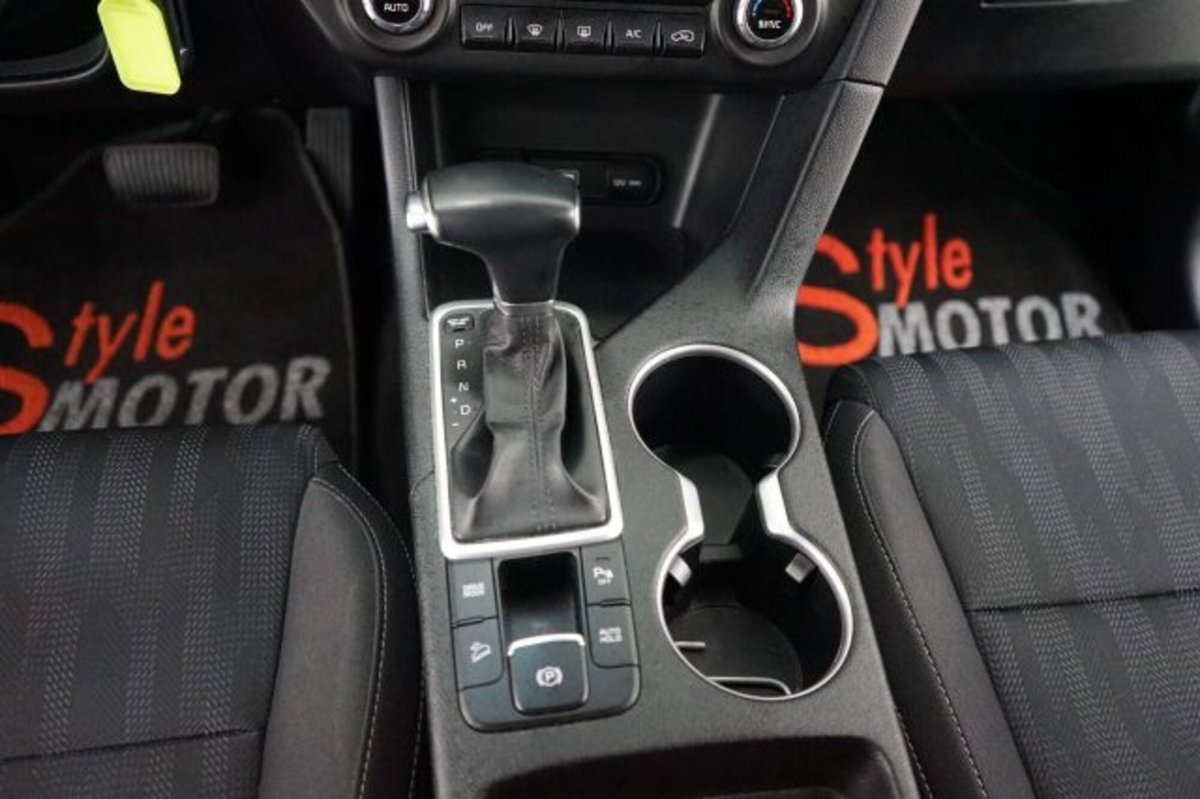 Kia Sportage 1.6 CRDI 136 CV 2WD Mild Hybrid Business Class (9)