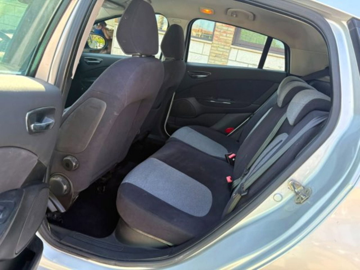 Fiat Bravo 1.6 MJT 120 CV DPF Emotion (8)