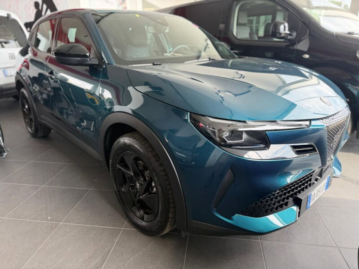 Alfa Romeo Junior 1.2 ibrida 145cv edct6 (3)