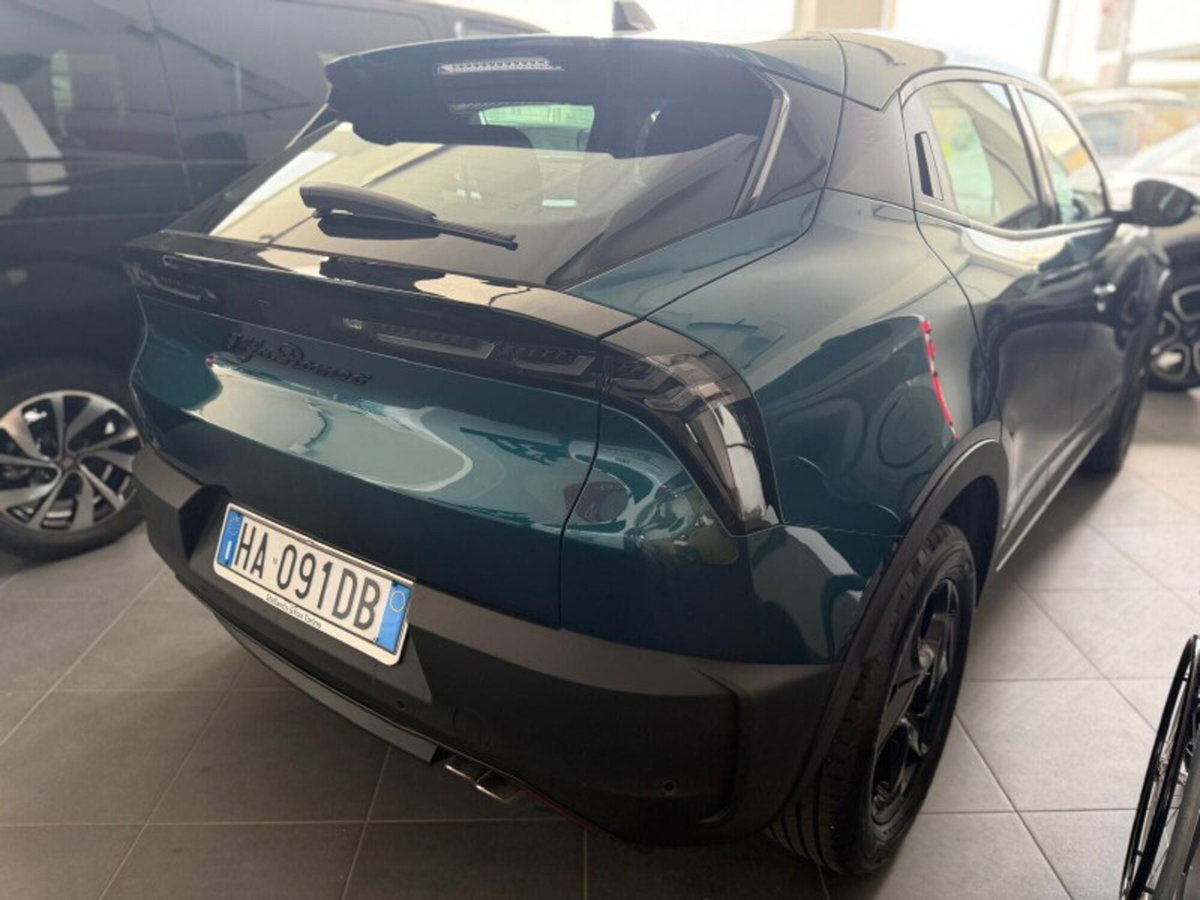 Alfa Romeo Junior 1.2 ibrida 145cv edct6 (5)