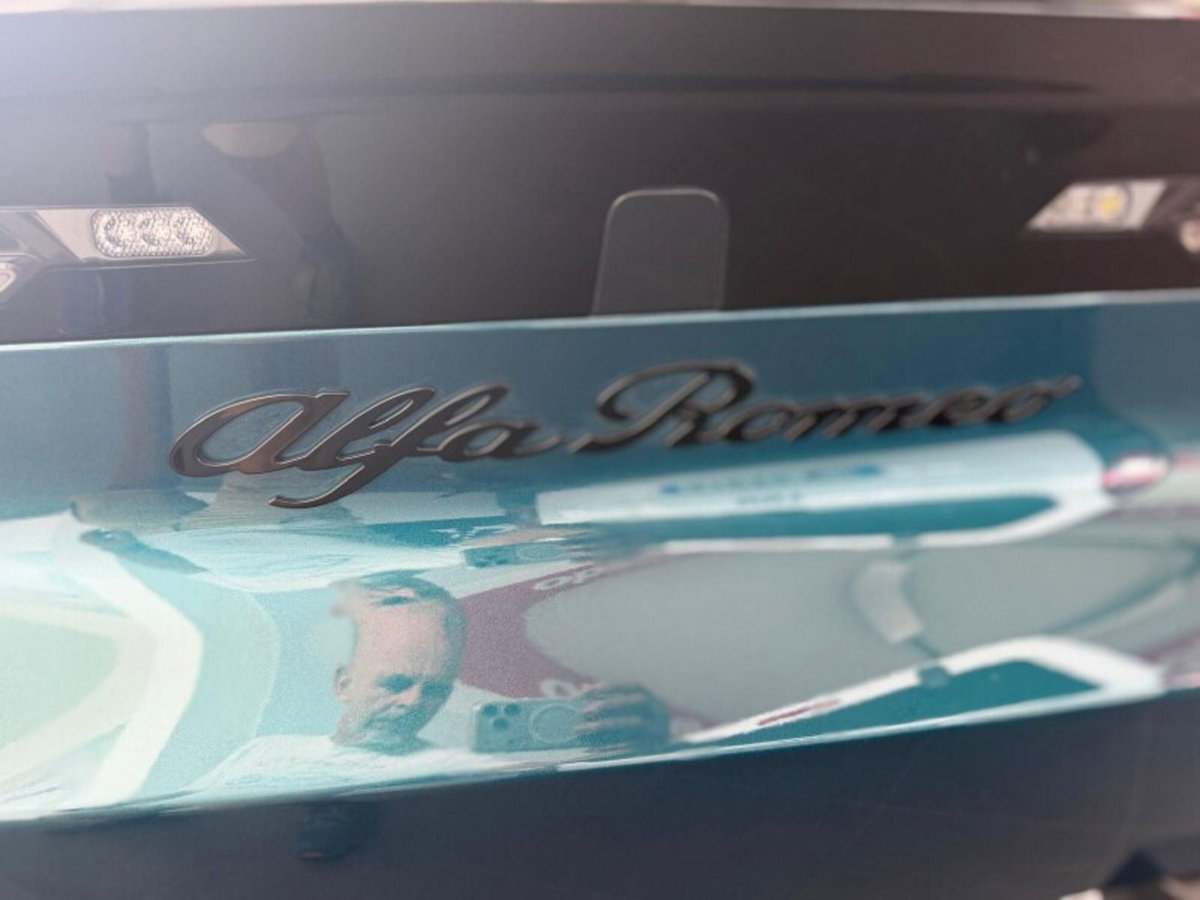 Alfa Romeo Junior 1.2 ibrida 145cv edct6 (6)