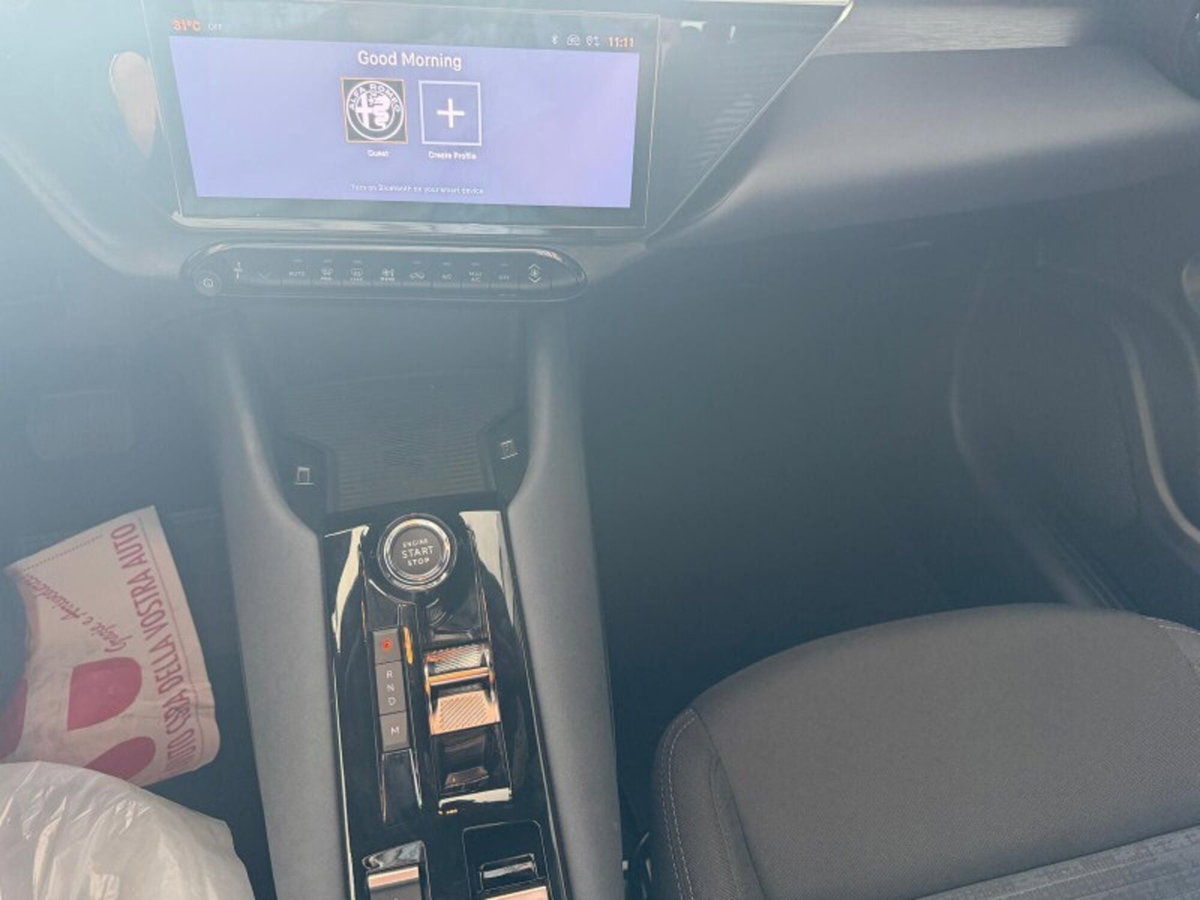 Alfa Romeo Junior 1.2 ibrida 145cv edct6 (8)