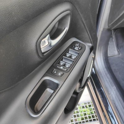 Jeep Renegade 1.6 Mjt 130 CV S (19)