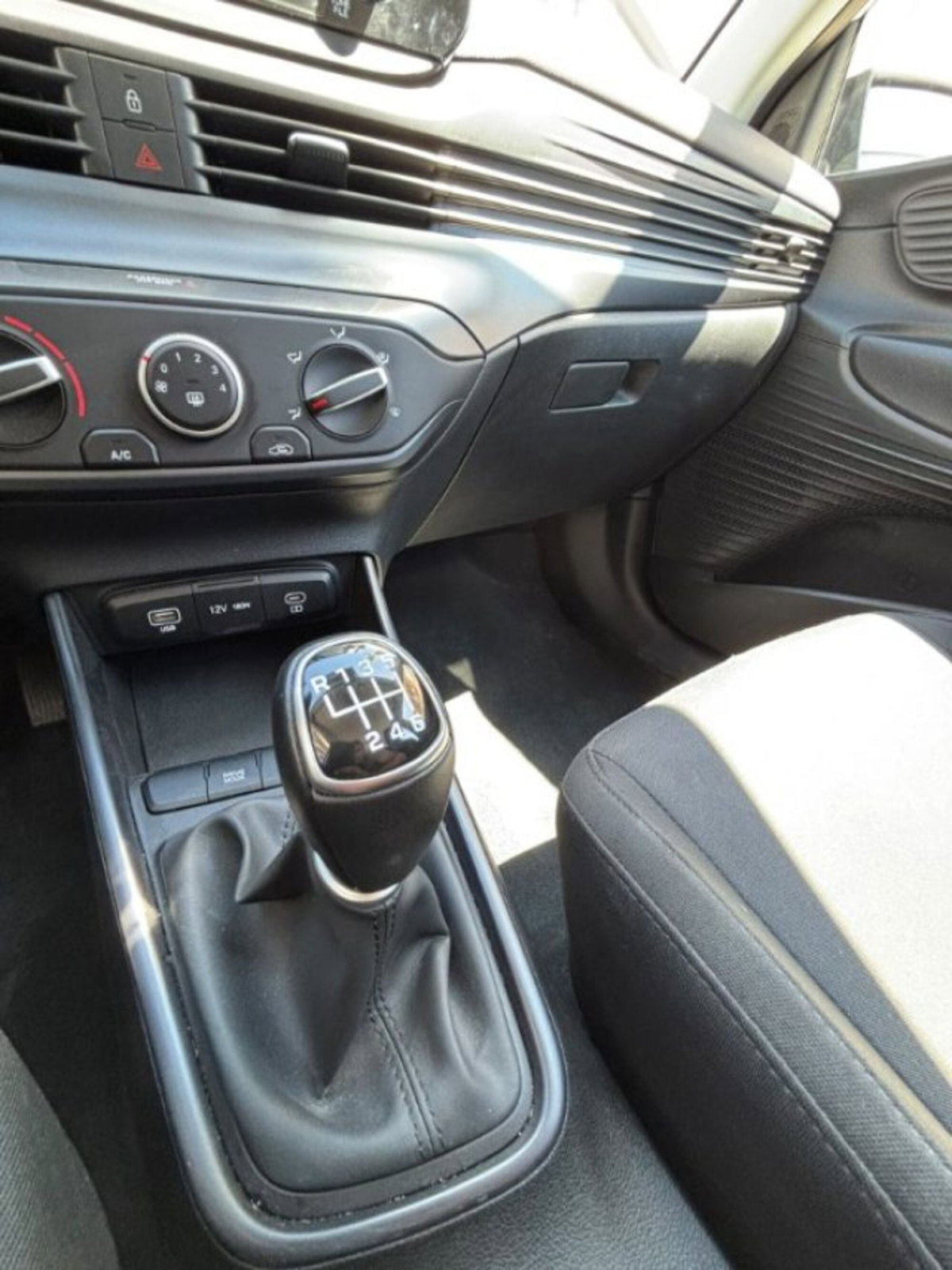 Hyundai i20 1.0 t-gdi 48V Connectline imt (17)