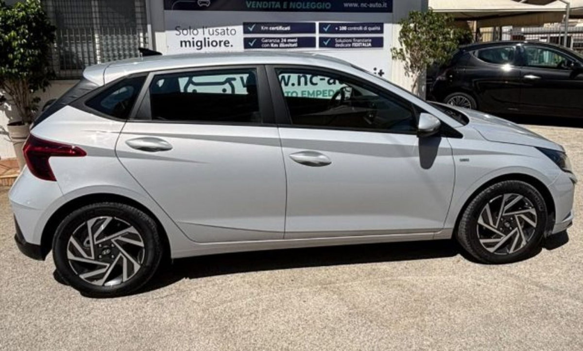 Hyundai i20 1.0 t-gdi 48V Connectline imt (2)
