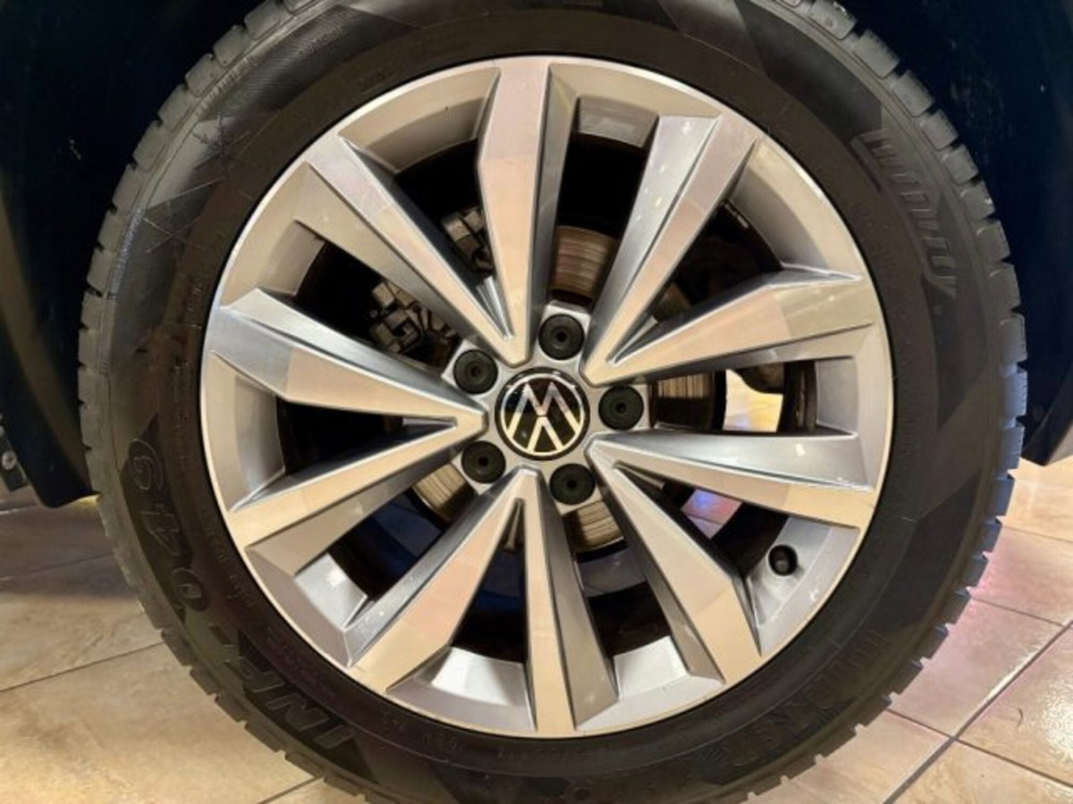 Volkswagen T-Roc 1.5 tsi R-Line dsg (7)