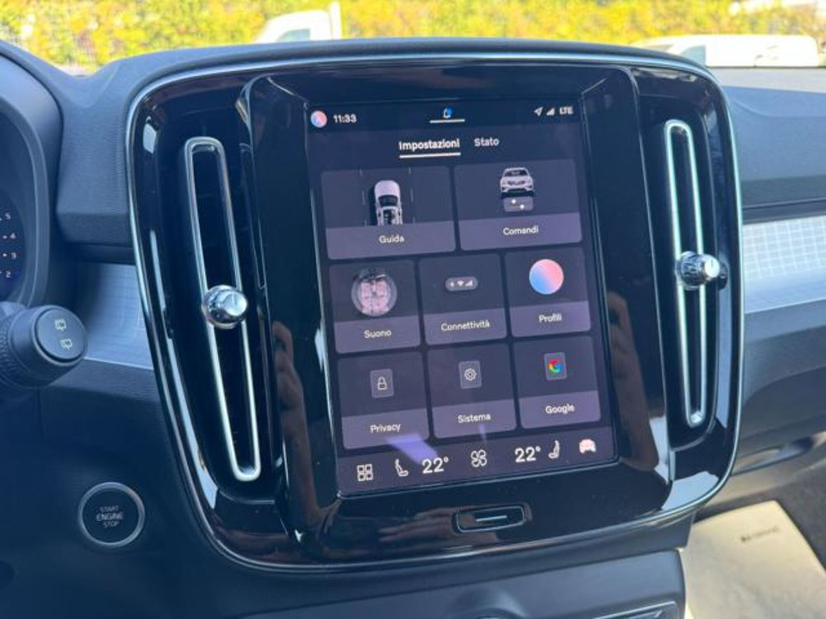 Volvo XC40 B3 automatico Essential (11)