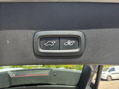 Volvo XC40 B3 automatico Essential (16)