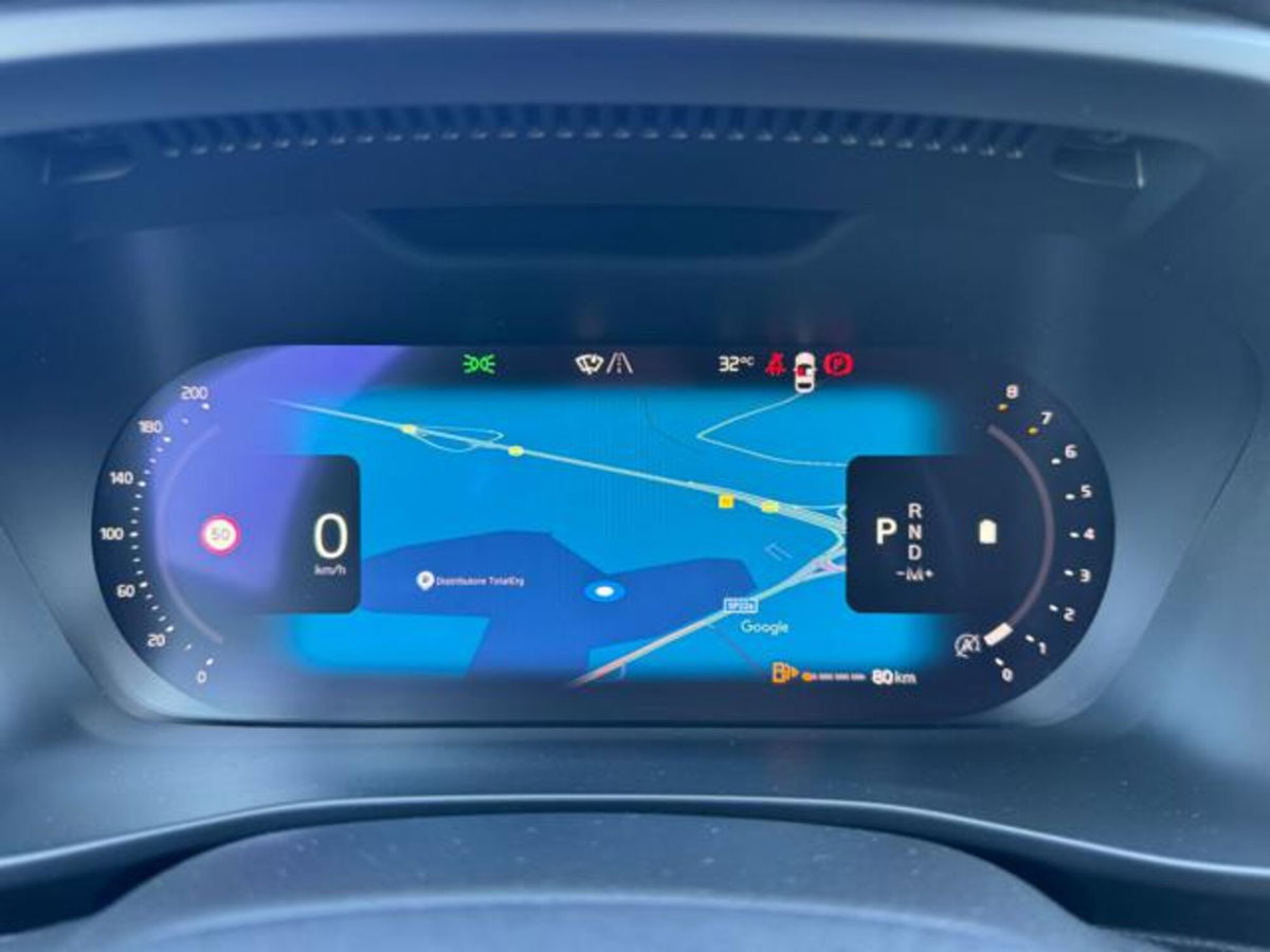 Volvo XC40 B3 automatico Essential (8)