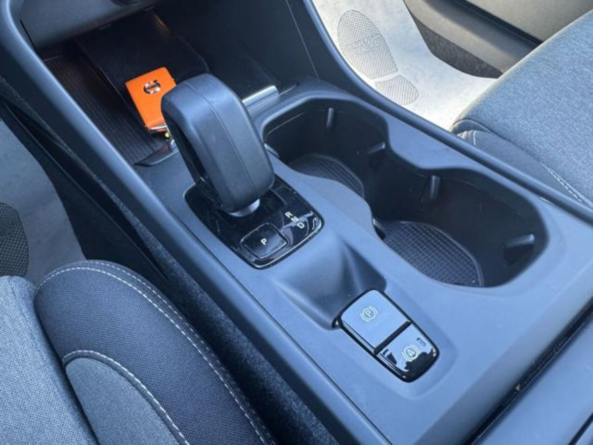 Volvo XC40 B3 automatico Essential (13)