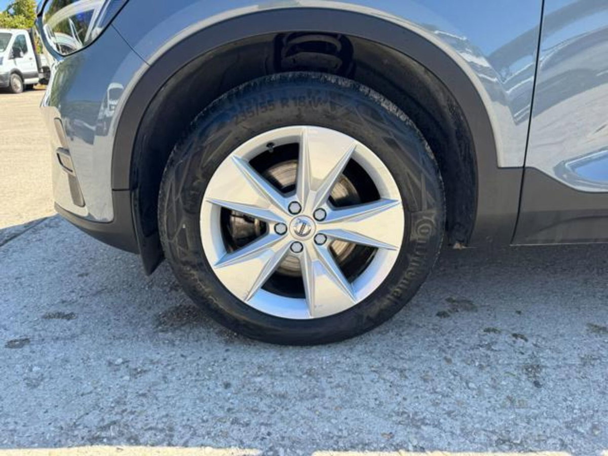 Volvo XC40 B3 automatico Essential (19)