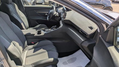 Peugeot 3008 BlueHDi 130 S&S EAT8 Allure (9)