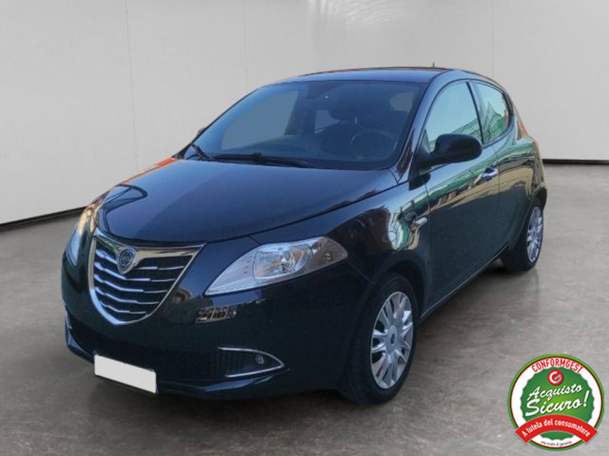Lancia Ypsilon 1.2 69 CV 5 porte Silver