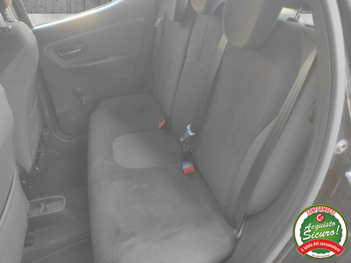 Lancia Ypsilon 1.2 69 CV 5 porte Silver (16)