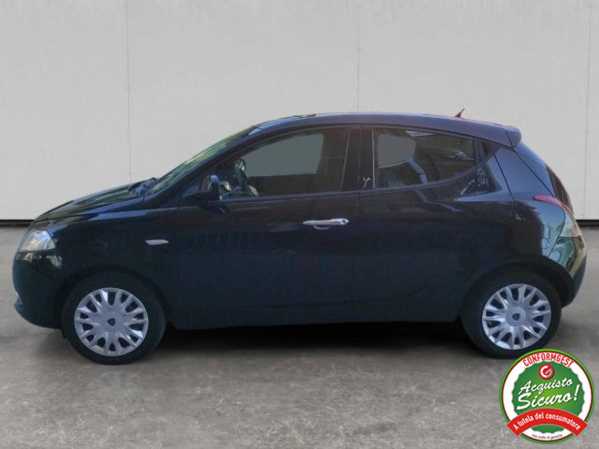 Lancia Ypsilon 1.2 69 CV 5 porte Silver (8)