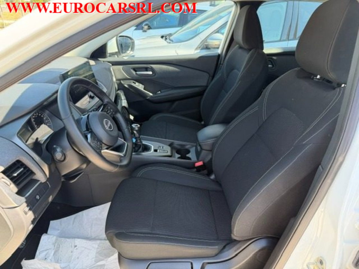Nissan Qashqai 1.3 mhev Acenta 2wd 140cv (11)