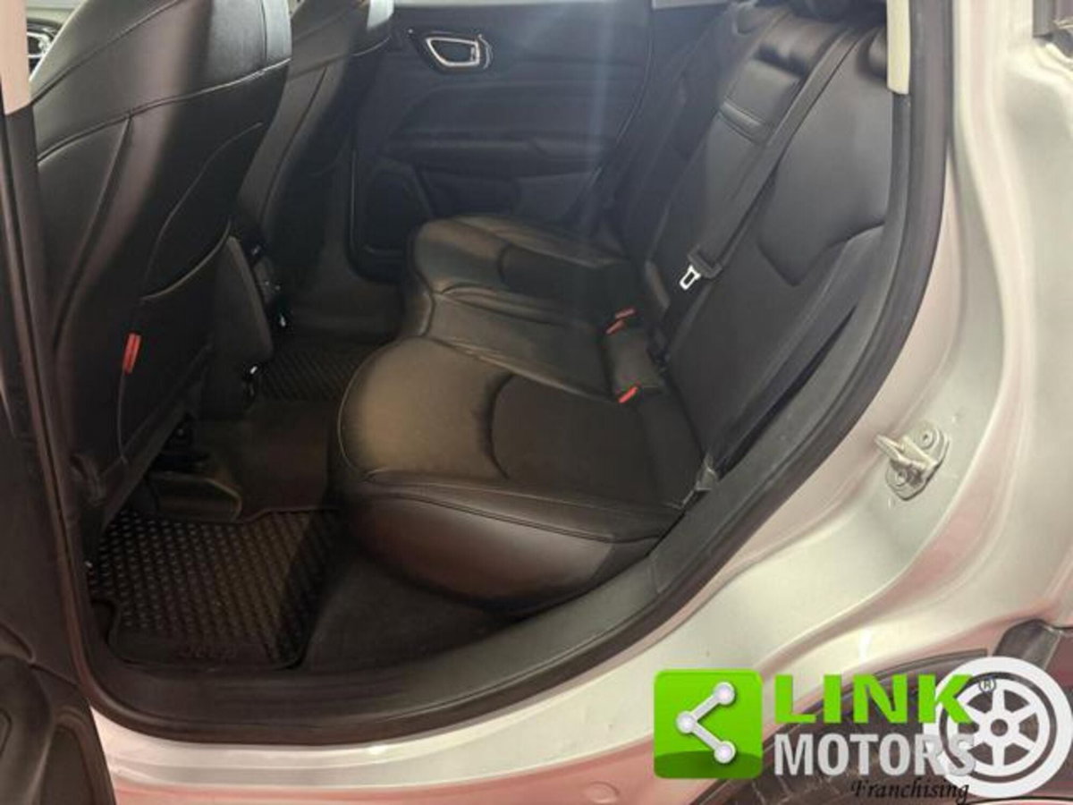 Jeep Compass 1.3 T4 240CV PHEV AT6 4xe Trailhawk (13)