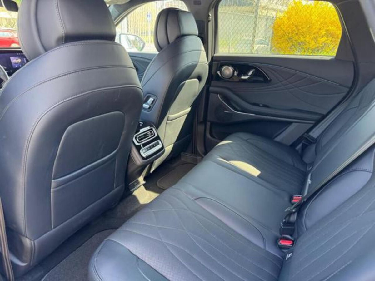 Omoda Omoda 9 SHS-P 1.5 tgdi phev Premium i-awd (8)